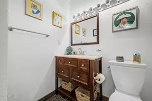 749 E Montebello Ave, Phoenix, AZ 85014 - Photo 12