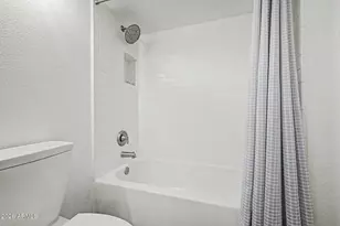 749 E Montebello Ave, Phoenix, AZ 85014 - Photo 14