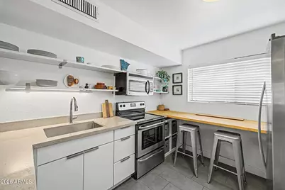 749 E Montebello Avenue #128, Phoenix, AZ 85014 - Photo 2
