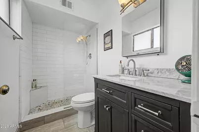 749 E Montebello Avenue #128, Phoenix, AZ 85014 - Photo 10