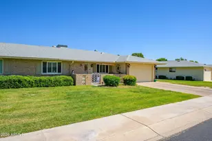 10415 W Desert Forest Cir, Sun City, AZ 85351 - Photo 2