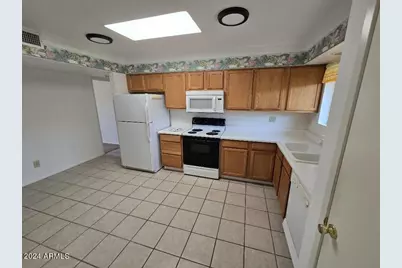 15457 N Ridgeview Road, Sun City, AZ 85351 - Photo 8