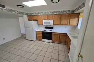 15457 N Ridgeview Rd, Sun City, AZ 85351 - Photo 8