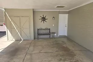 10166 W Cinnebar Ave, Sun City, AZ 85351 - Photo 4