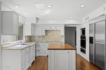 7337 E Echo Lane, Scottsdale, AZ 85258 - Photo 10