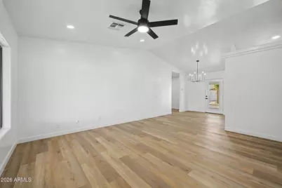 3802 W Sunland Avenue, Phoenix, AZ 85041 - Photo 4