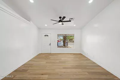 3802 W Sunland Avenue, Phoenix, AZ 85041 - Photo 6