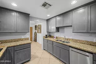 1229 E Mercer Ln, Phoenix, AZ 85020 - Photo 14
