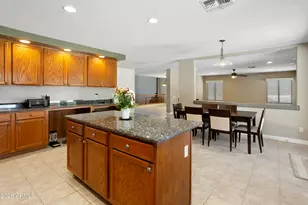 25065 N 72nd Ln, Peoria, AZ 85383 - Photo 12
