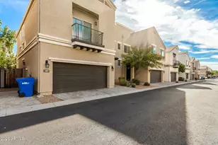 3059 N 33rd Pl, Phoenix, AZ 85018 - Photo 2