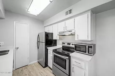 2625 E Indian School Road #227, Phoenix, AZ 85016 - Photo 2