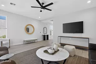 2601 E Clarendon Ave, Phoenix, AZ 85016 - Photo 14
