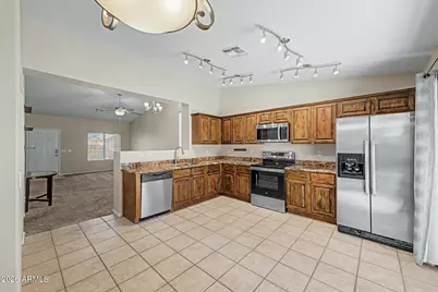 7019 W Phelps Road, Peoria, AZ 85382 - Photo 10