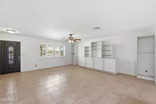 10747 W Hope Dr, Sun City, AZ 85351 - Photo 6