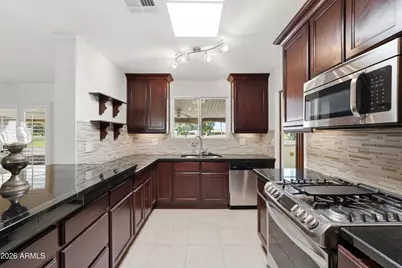 10747 W Hope Drive, Sun City, AZ 85351 - Photo 8