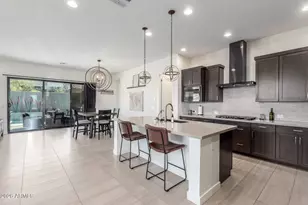 837 E Monte Wy, Phoenix, AZ 85042 - Photo 14