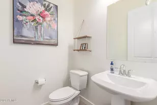 837 E Monte Wy, Phoenix, AZ 85042 - Photo 18