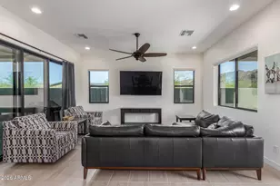 837 E Monte Wy, Phoenix, AZ 85042 - Photo 10
