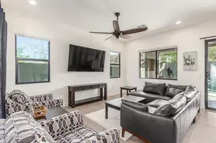 837 E Monte Wy, Phoenix, AZ 85042 - Photo 8