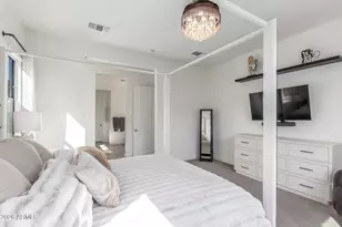 837 E Monte Wy, Phoenix, AZ 85042 - Photo 22