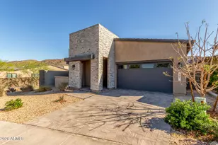 837 E Monte Wy, Phoenix, AZ 85042 - Photo 2