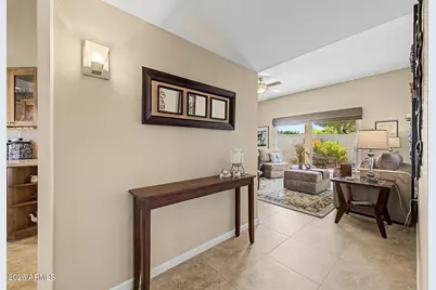 10429 W Hutton Drive, Sun City, AZ 85351 - Photo 8