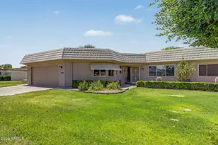 10429 W Hutton Dr, Sun City, AZ 85351 - Photo 2