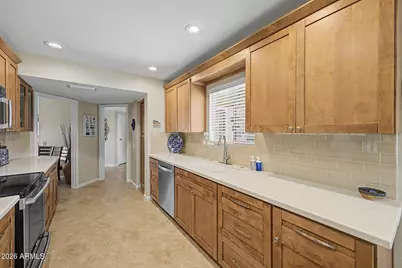 10429 W Hutton Drive, Sun City, AZ 85351 - Photo 14
