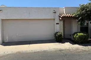 3243 N 38th St, Phoenix, AZ 85018 - Photo 1