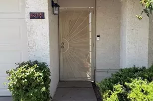 3243 N 38th St, Phoenix, AZ 85018 - Photo 2