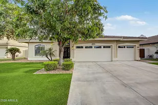 2111 E Gondola Ln, Gilbert, AZ 85234 - Photo 8