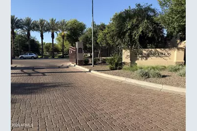7264 W Cactus Wren Drive, Glendale, AZ 85303 - Photo 2