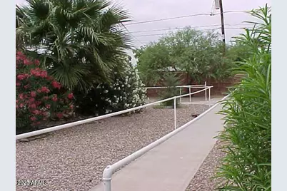 1301 N Park Avenue, Casa Grande, AZ 85122 - Photo 2
