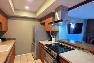 7557 N Dreamy Draw Dr, Phoenix, AZ 85020 - Photo 10