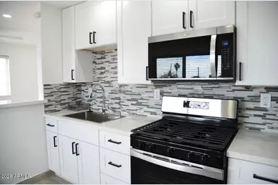 11033 N 16th Avenue #3, Phoenix, AZ 85029 - Photo 4