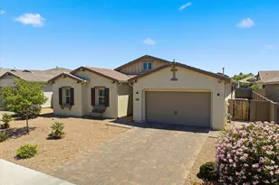 1083 E Holland Park Dr, Gilbert, AZ 85297 - Photo 2