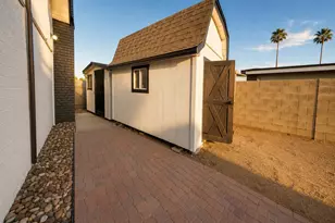 4617 W Echo Ln, Glendale, AZ 85302 - Photo 16