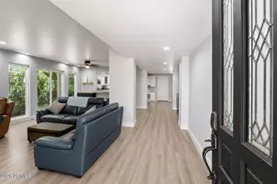 12801 N 15th Ave, Phoenix, AZ 85029 - Photo 2