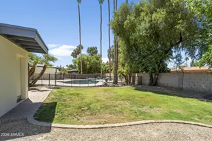 302 W Pine Valley Dr, Phoenix, AZ 85023 - Photo 36