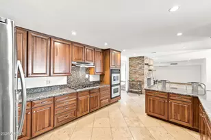 302 W Pine Valley Dr, Phoenix, AZ 85023 - Photo 18