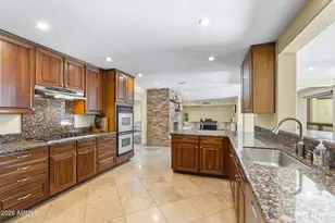302 W Pine Valley Dr, Phoenix, AZ 85023 - Photo 22