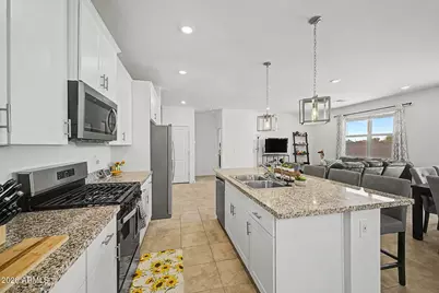 8832 W Albeniz Place, Tolleson, AZ 85353 - Photo 2