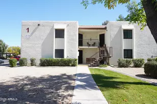 10444 N 69th St, Paradise Valley, AZ 85253 - Photo 1