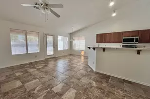 22014 N 73rd Ln, Glendale, AZ 85310 - Photo 4