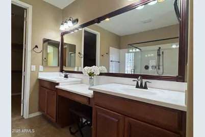 135 W Yellow Wood Avenue, San Tan Valley, AZ 85140 - Photo 12
