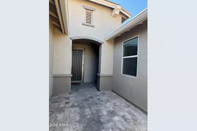135 W Yellow Wood Avenue, San Tan Valley, AZ 85140 - Photo 2