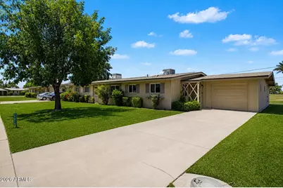 11016 N Coggins Drive, Sun City, AZ 85351 - Photo 4