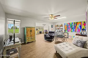 11016 N Coggins Dr, Sun City, AZ 85351 - Photo 10
