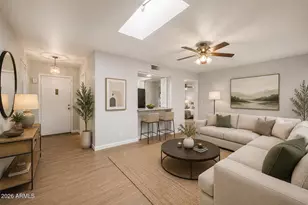 11016 N Coggins Dr, Sun City, AZ 85351 - Photo 10