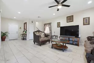 7325 W Wolf St, Phoenix, AZ 85033 - Photo 4